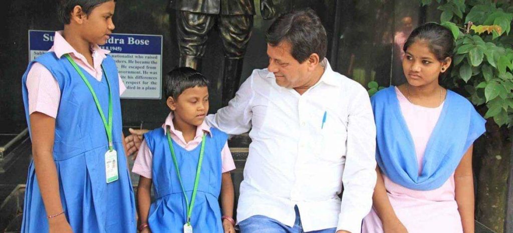 Dr. Achyuta Samanta and Dana Majhi & daughters