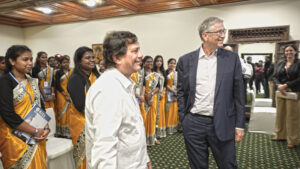 Bill Gates with KISS Students